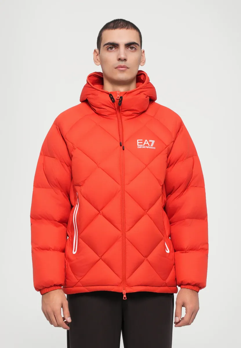MOUNTAIN QUILTED JACKET - Daunenjacke - molten lava