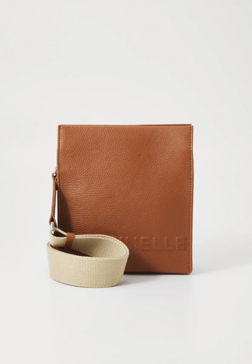 MYRTHA MAXI LOG - Umhängetasche - cognac