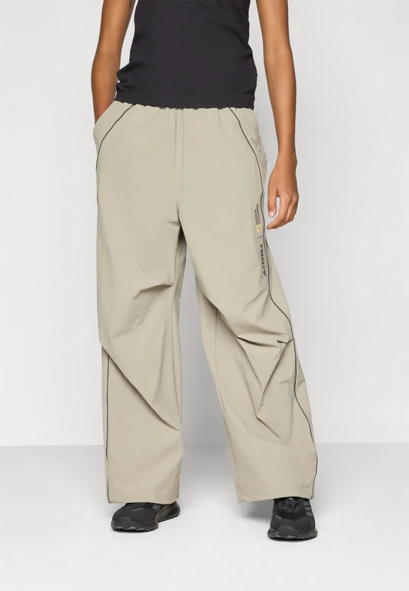 NAT GEO AERO - Stoffhose - putty beige