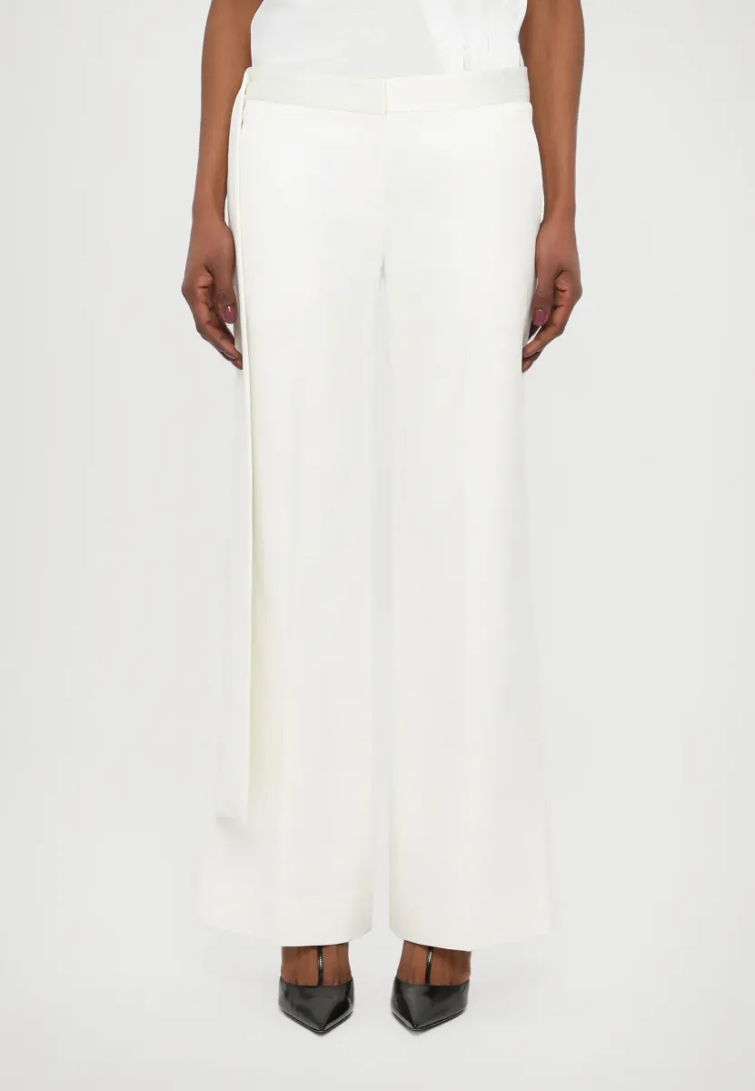 NEW GIGI TROUSER - Stoffhose - ivory