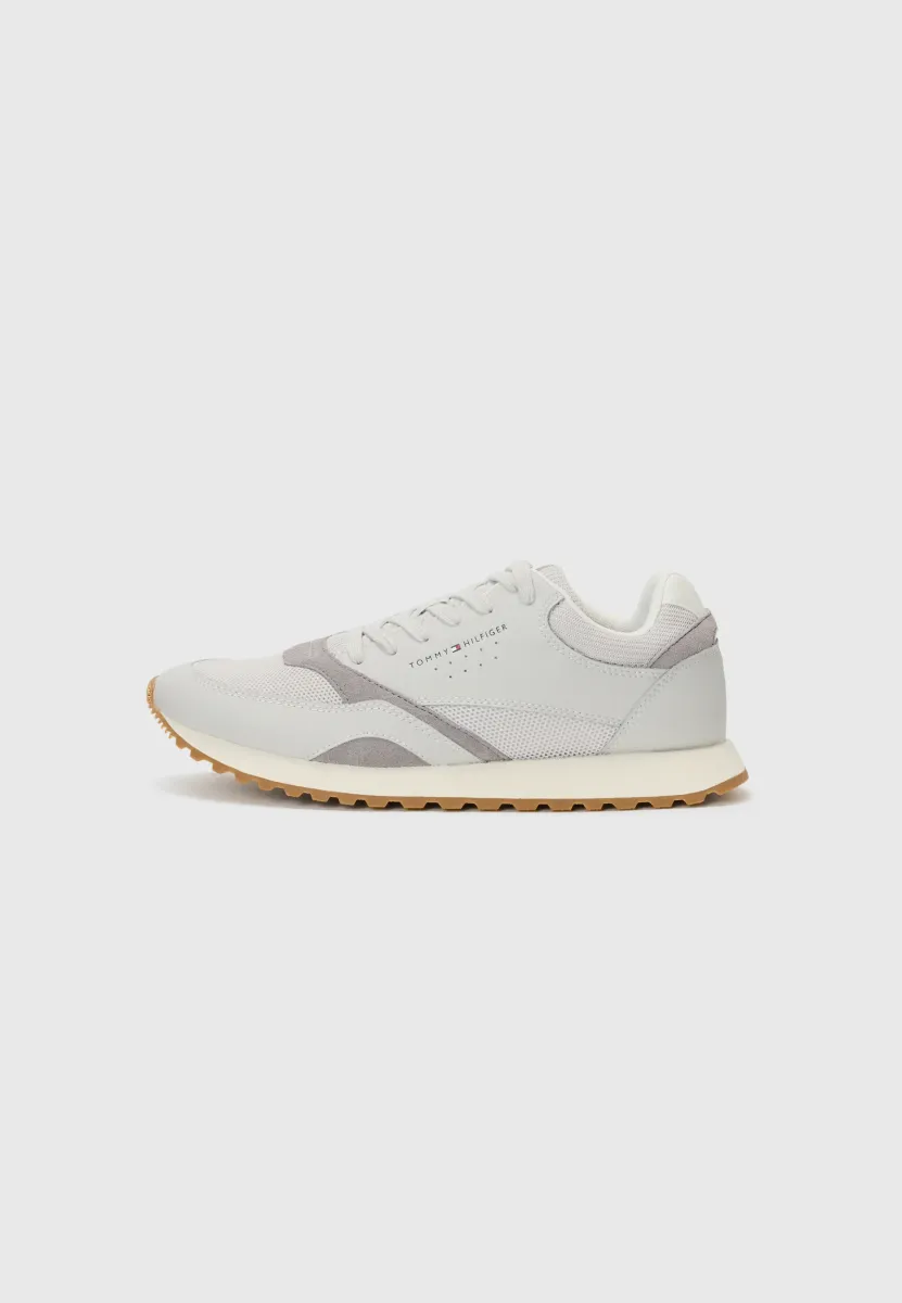 NEW RUNNER - Sneaker low - light cast