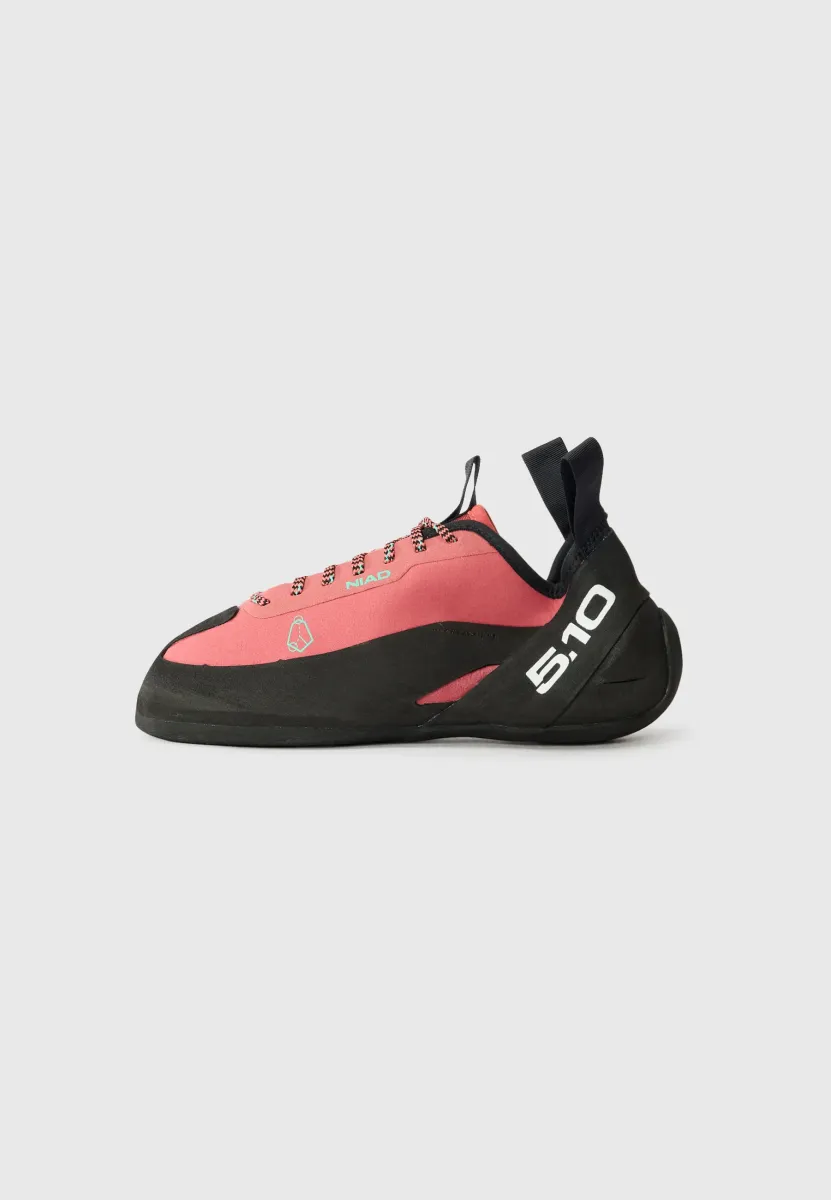 NIAD - Kletterschuh - core black/crew red/acid mint