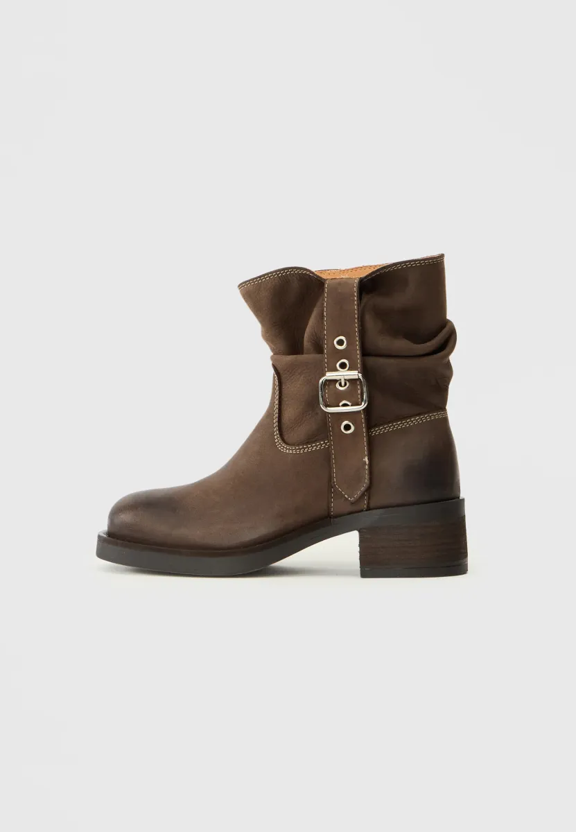 NIBBA - Stiefel - brown nubuck