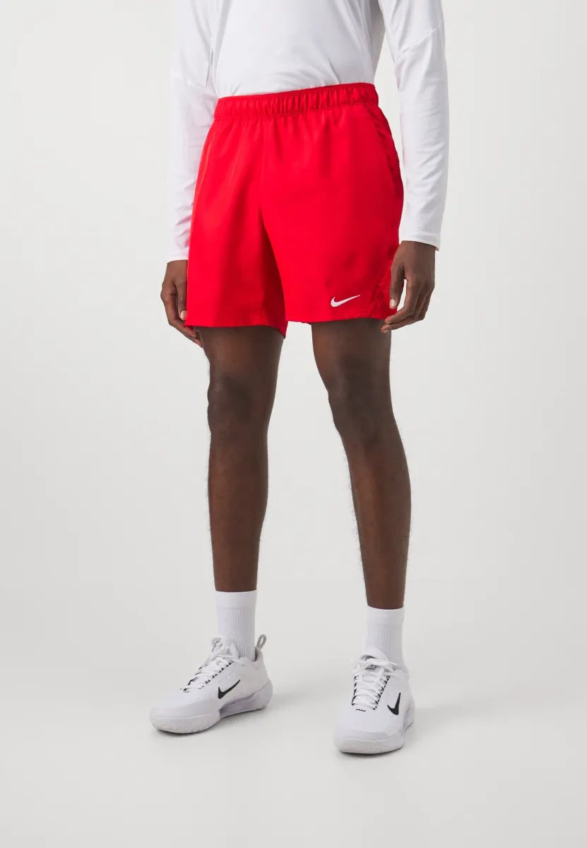 NIKECOURT VICTORY SHORT - Kurze Sporthose - university red/white
