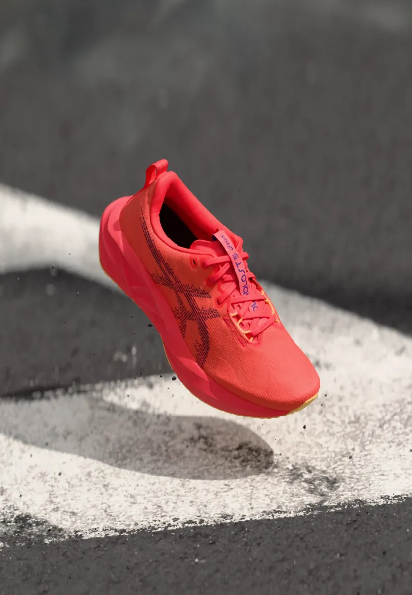 NOVABLAST 5 - Laufschuh Straße - flash red/edo purple