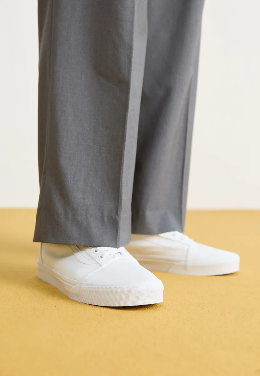 OLD SKOOL UNISEX - Sneaker low - true white