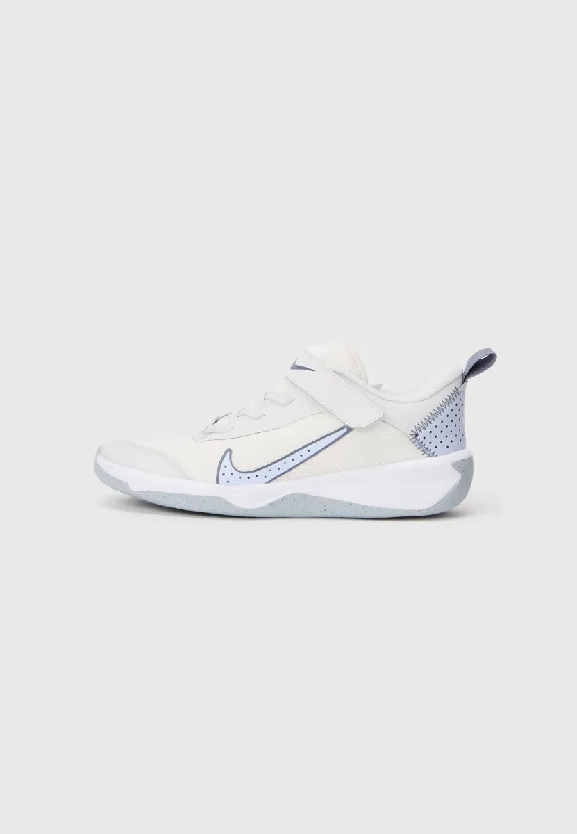 OMNI MULTI COURT UNISEX - Sneaker low - platinum-coloured tint/ghost