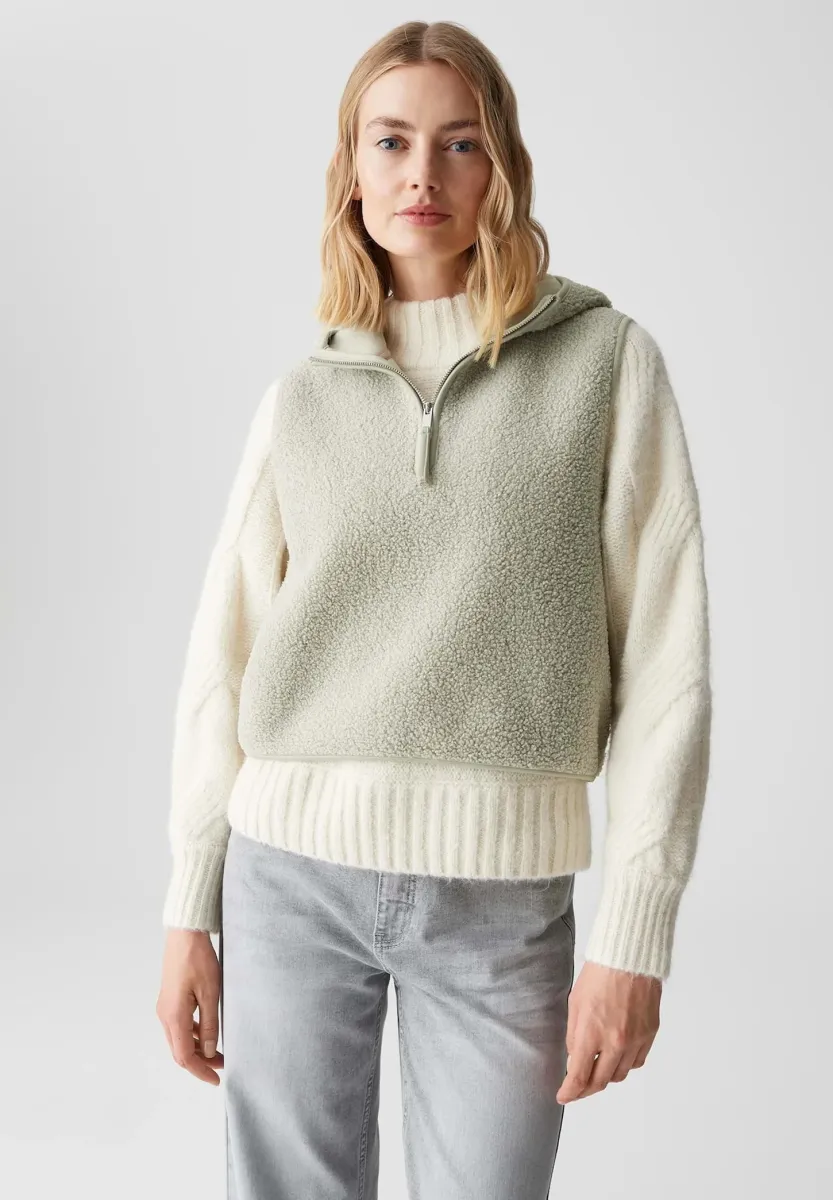 ONE SIZE BOXY FIT - Weste - soft matcha
