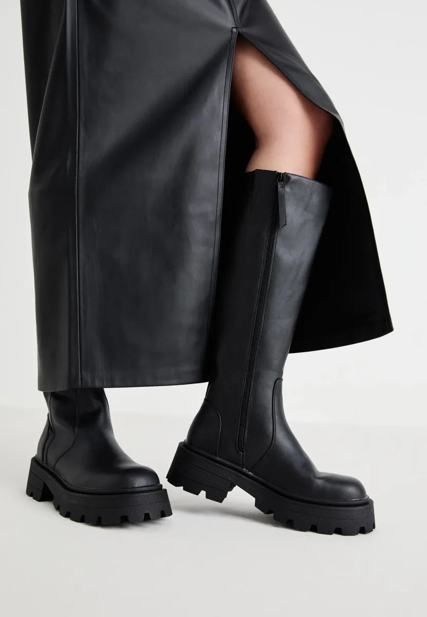 ONLBANYU HIGH CHUNKY BOOT - Plateaustiefel - black