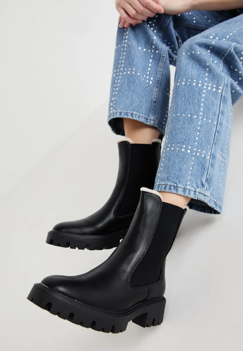 ONLBETTY BOOT - Plateaustiefelette - black