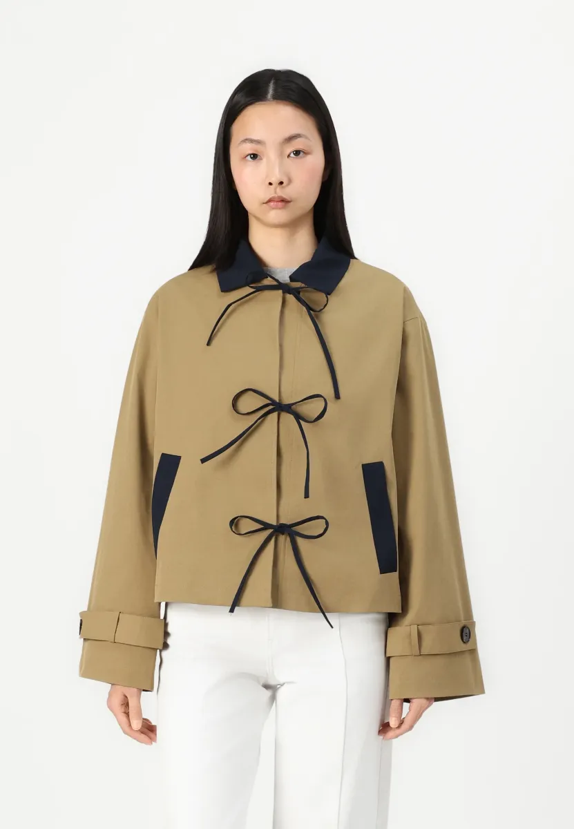 ONLORCHID SHORT BOW COAT - Leichte Jacke - ermine/night sky