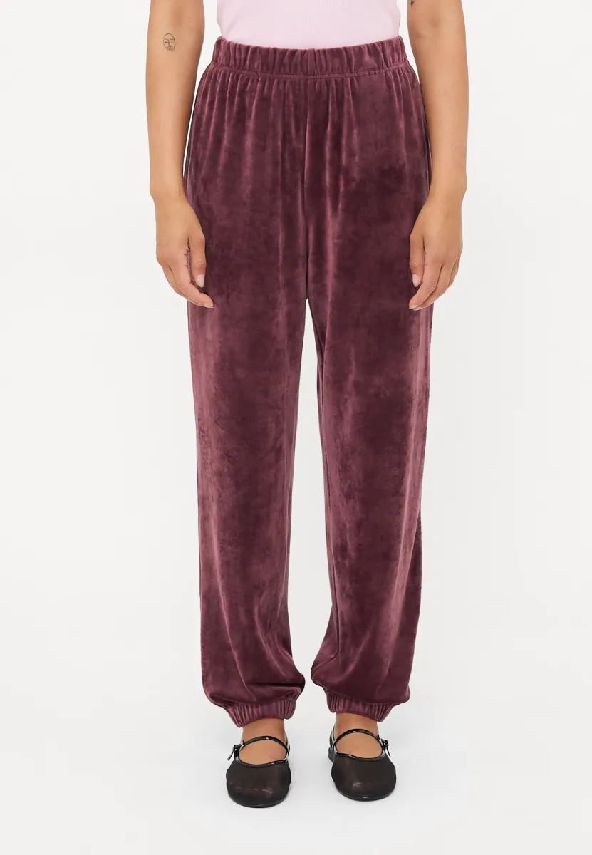 ONLREBEL CUFF PANTS - Jogginghose - winetasting