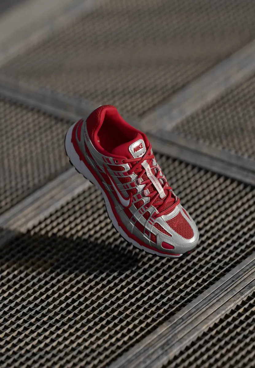 P 6000 - Sneaker low - metallic silver-coloured/gym red/white/black
