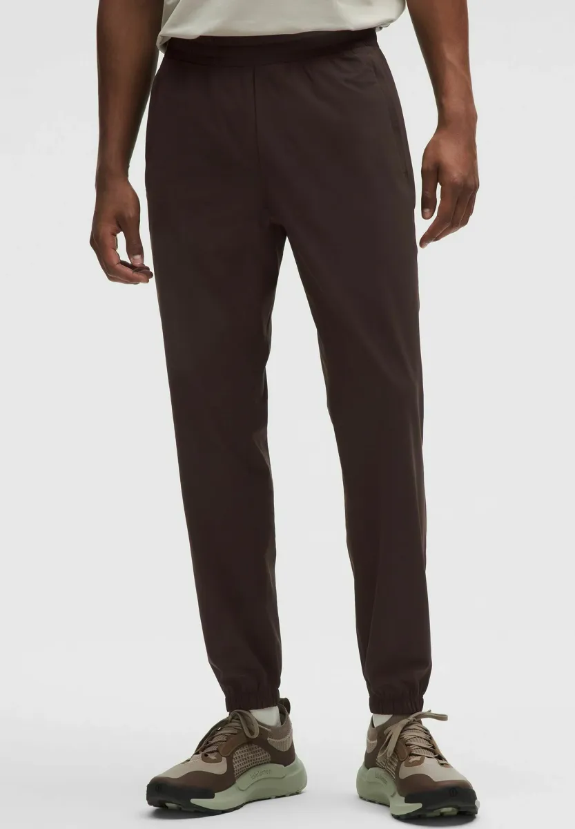 PACE BREAKER JOGGER REGULAR - Jogginghose - sequoia