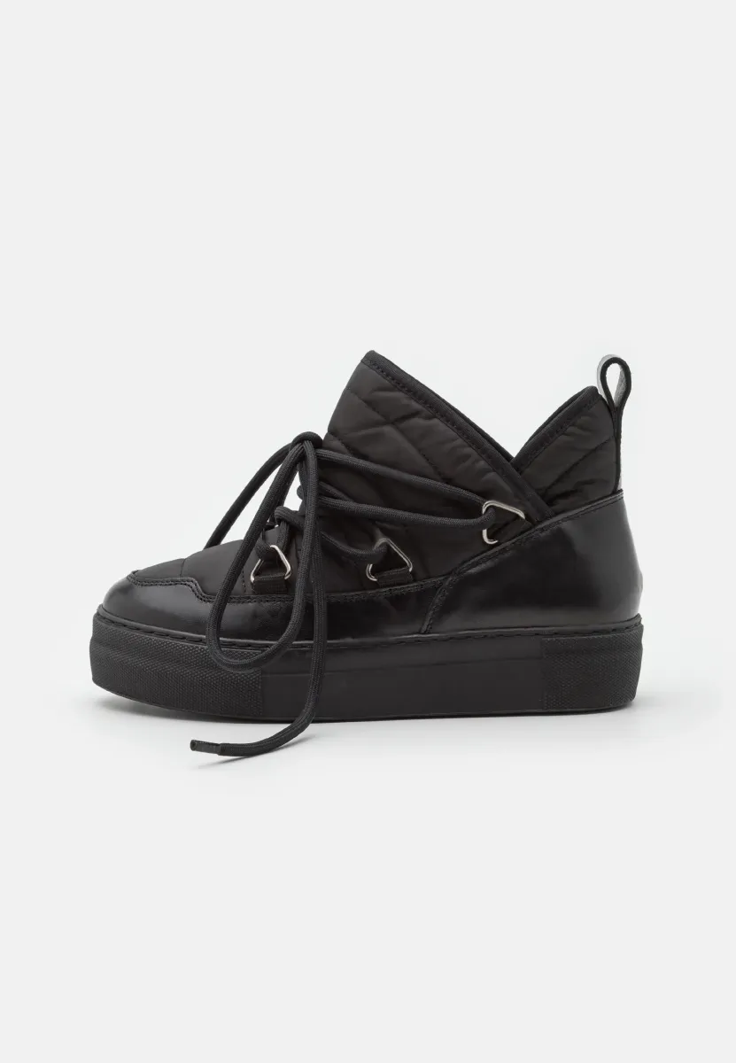 PADDED HIKER - Stiefelette - black