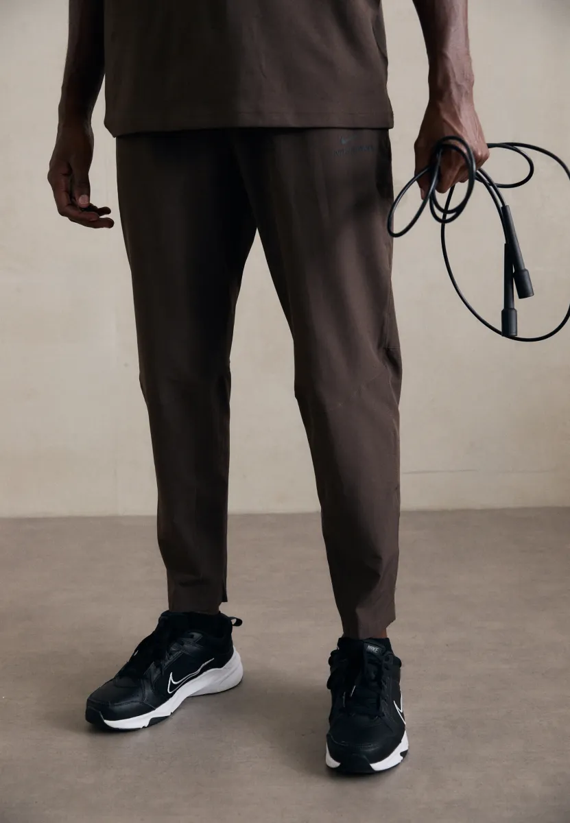 PANT - Jogginghose - baroque brown/black