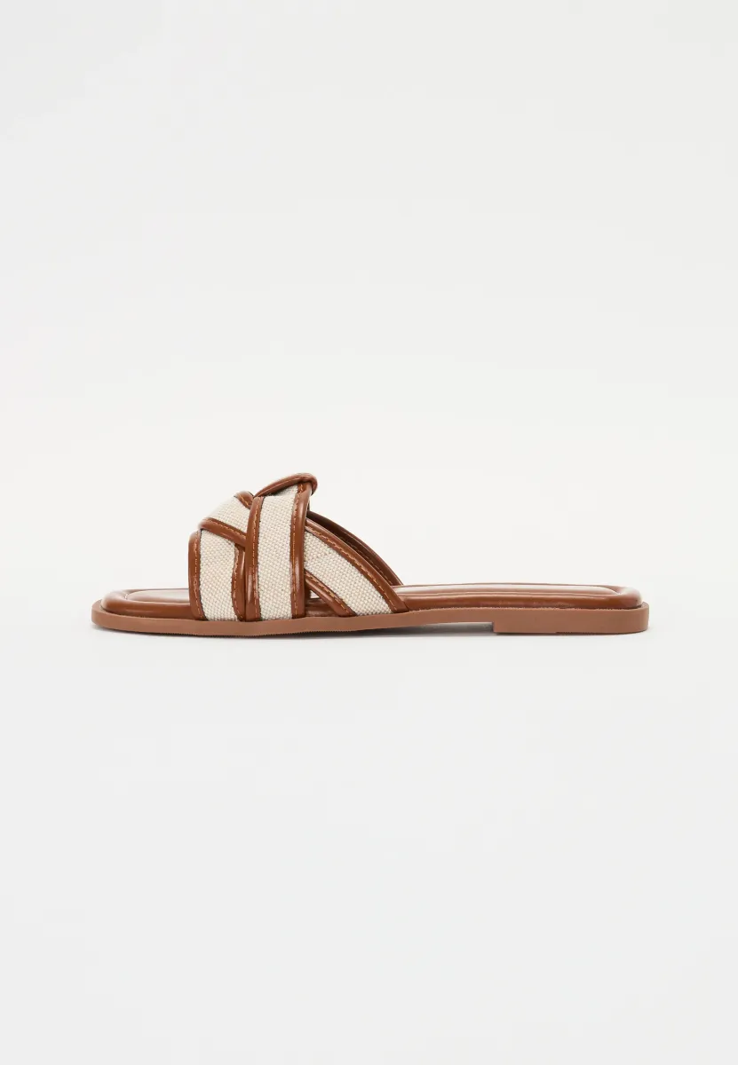 Pantolette flach - beige
