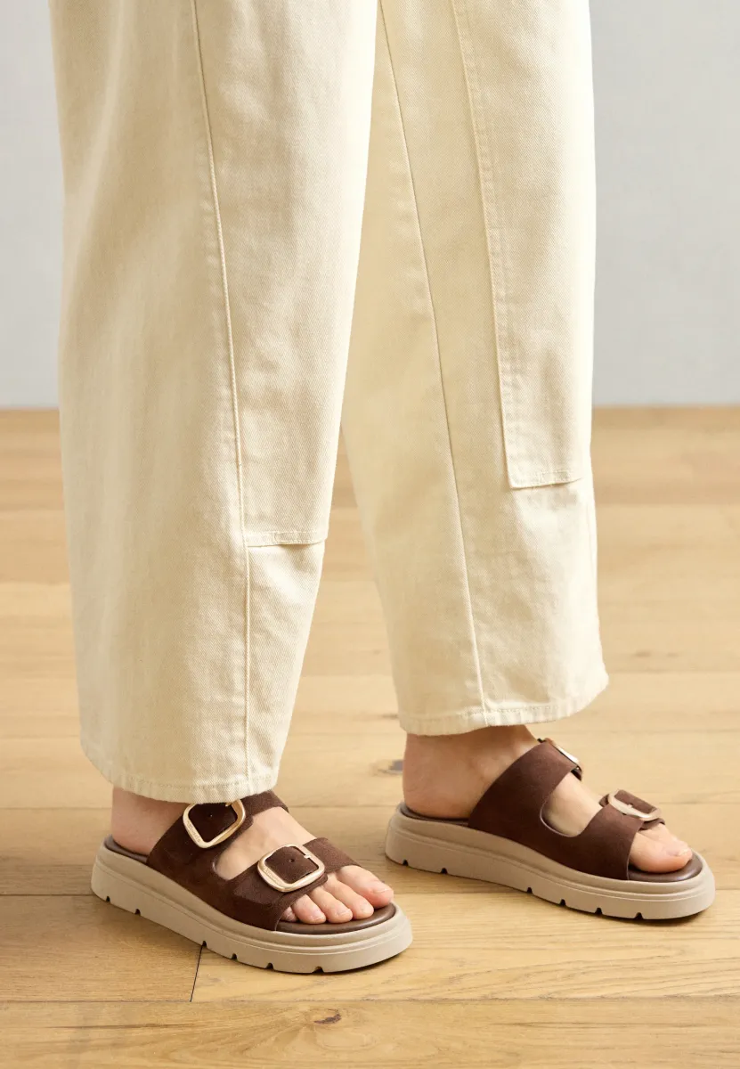 Pantolette flach - mocca