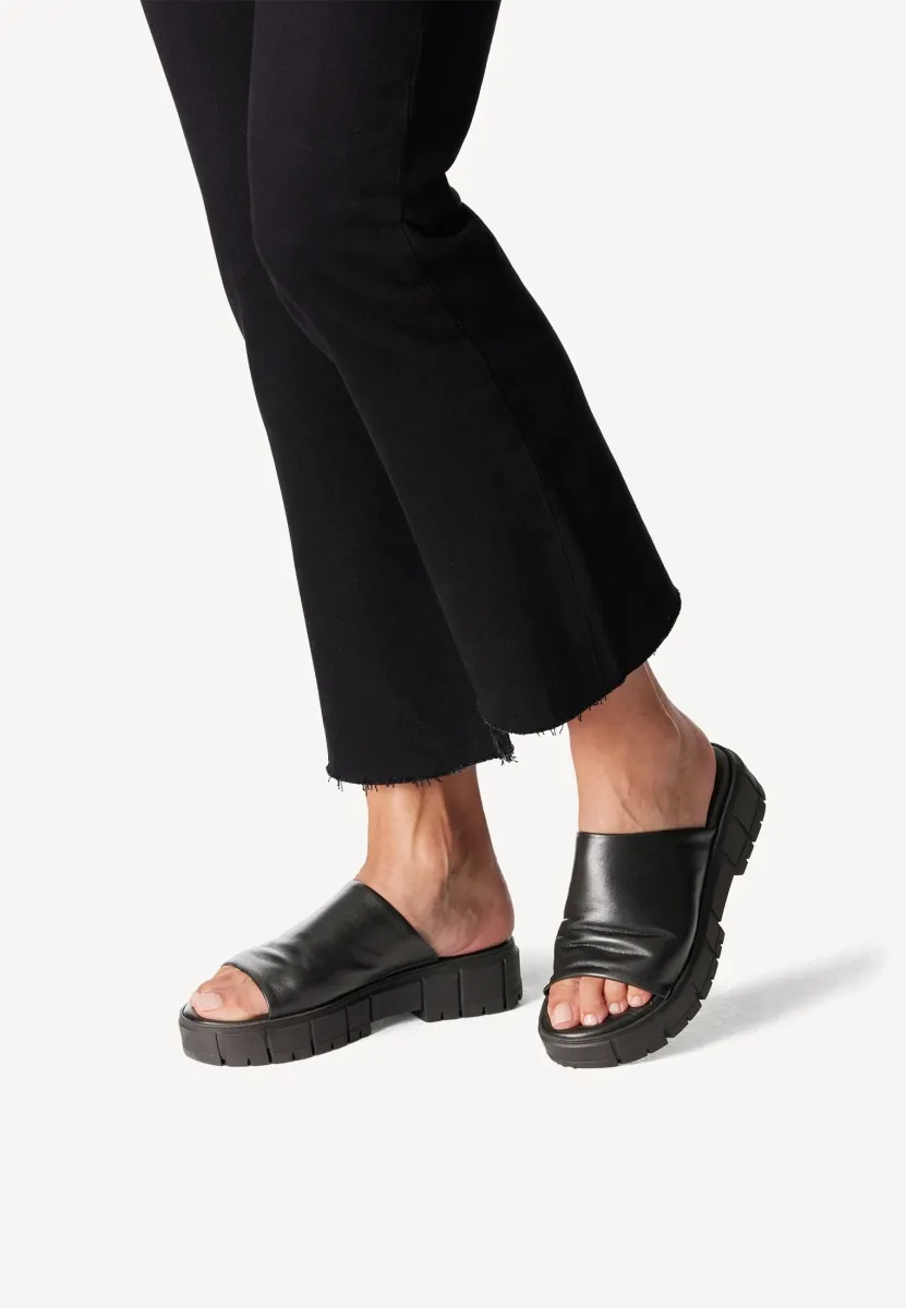 Pantolette hoch - black uni