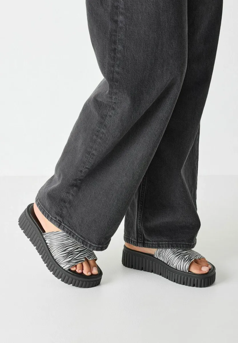 Pantolette hoch - zebra