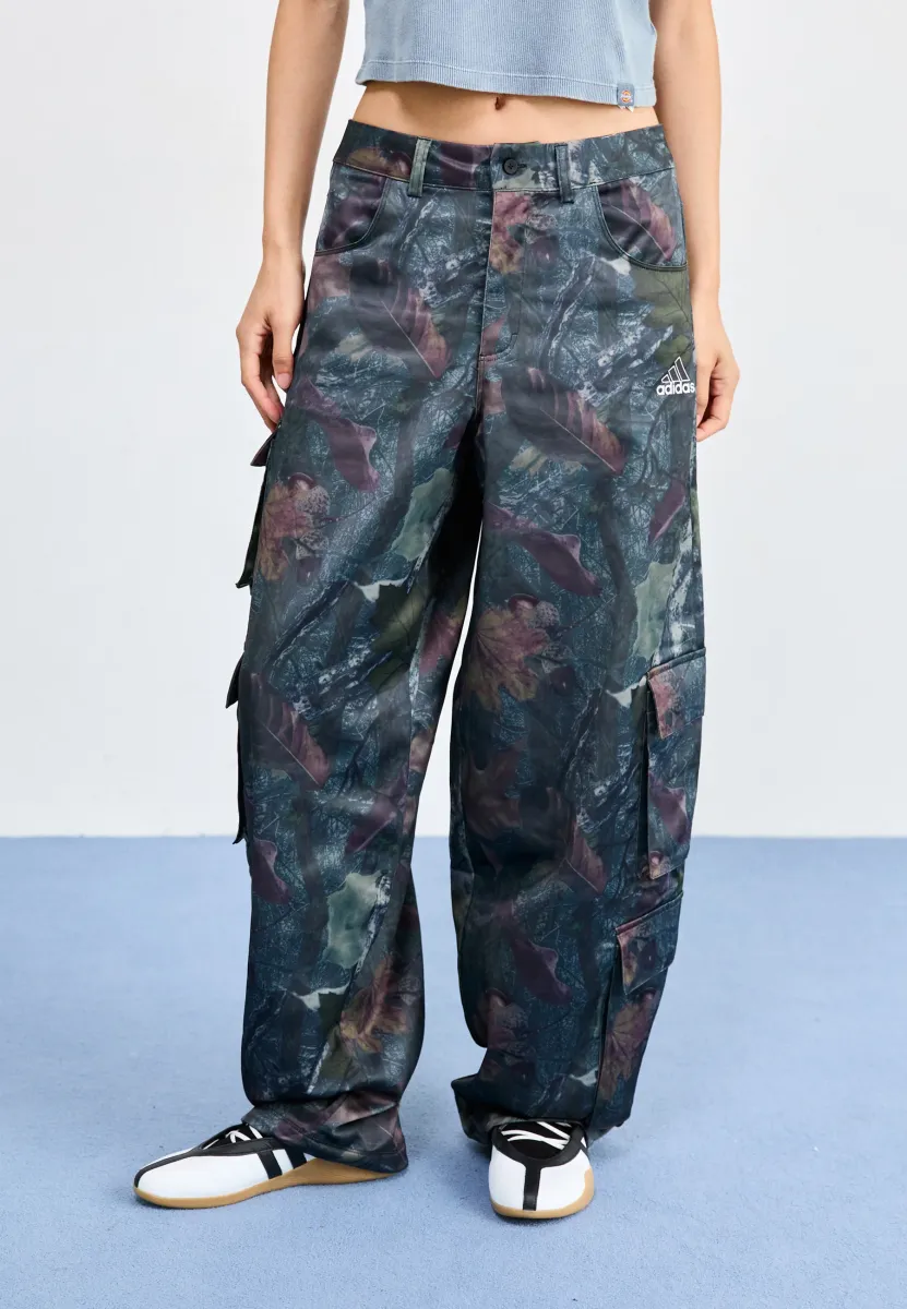 PANTS - Cargohose - black/white