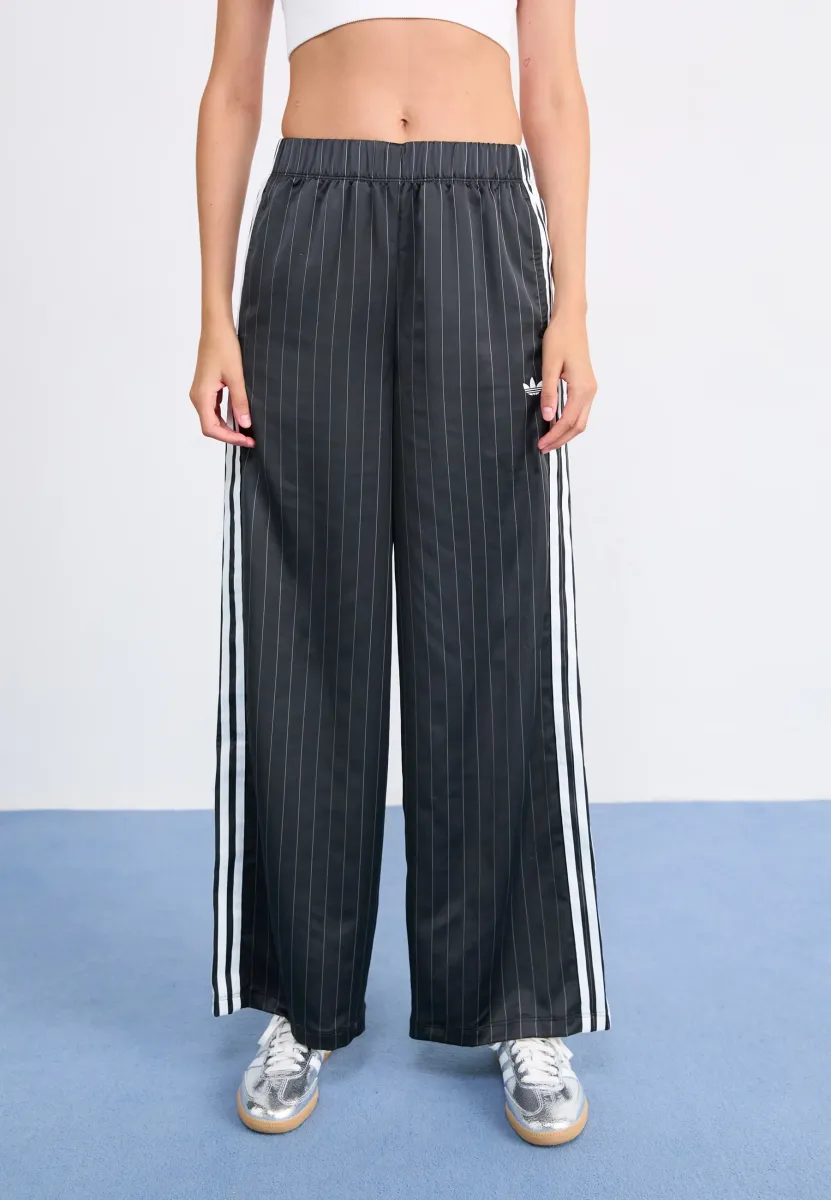 PANTS - Jogginghose - black