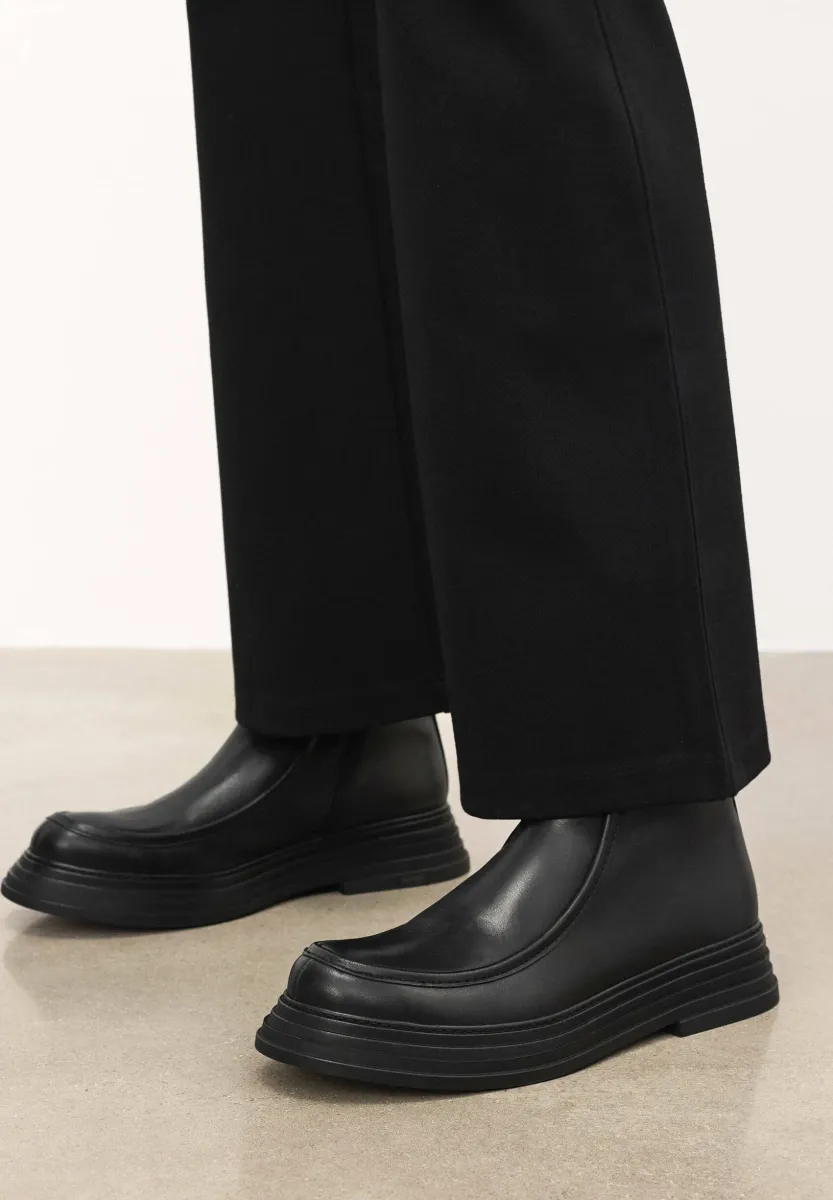PARRAL - Plateaustiefelette - black