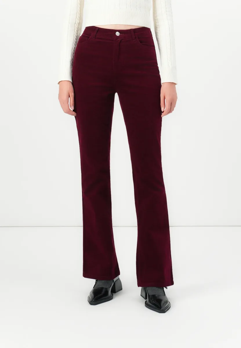 PCJOYA FLARED JEANS - Stoffhose - tawny port