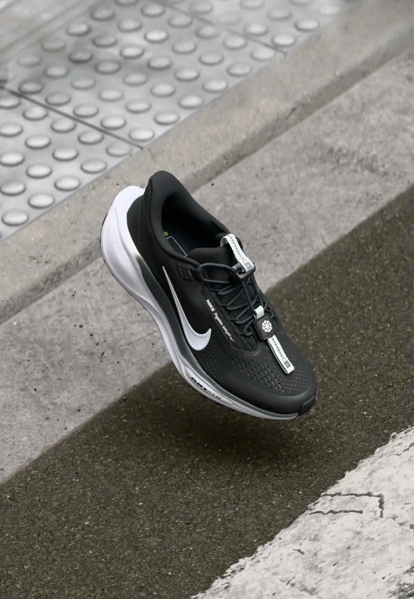 PEGASUS EASYON - Laufschuh Straße - black/white/anthracite/photon dust/volt