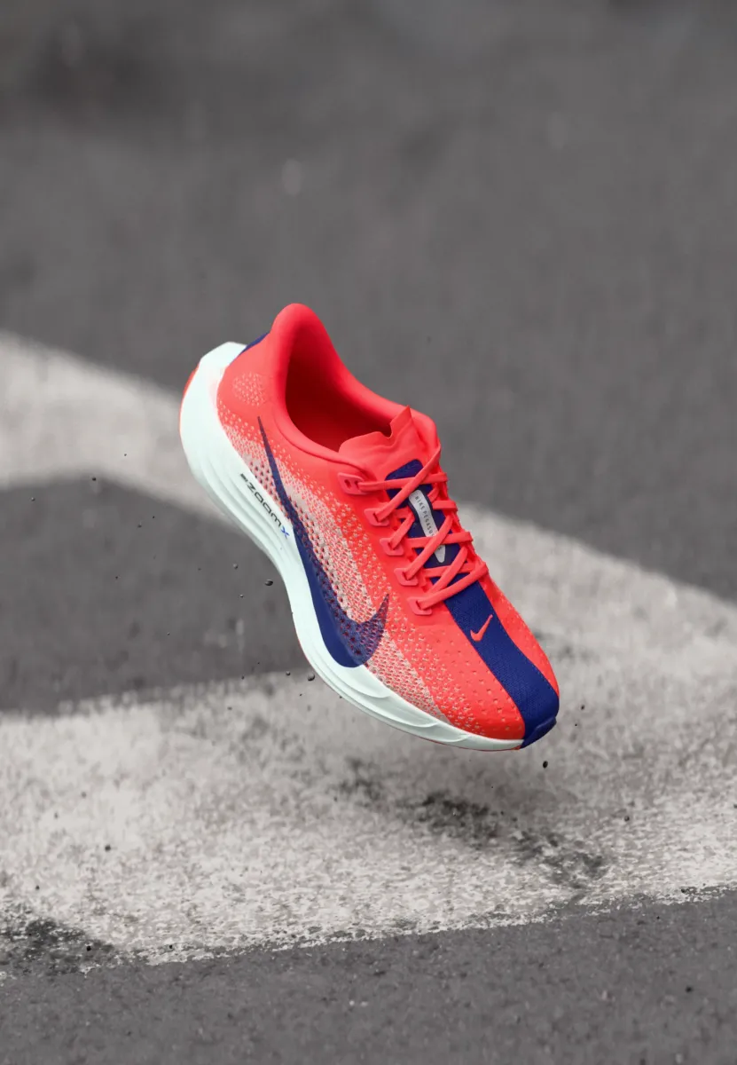 PEGASUS PLUS - Laufschuh Straße - bright crimson/deep royal blue/silt red/barely green/metallic silver
