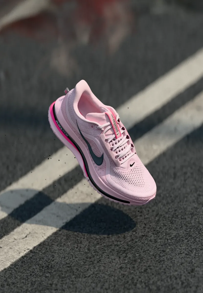 PEGASUS PREMIUM - Laufschuh Straße - pink foam/off noir/black/hyper pink