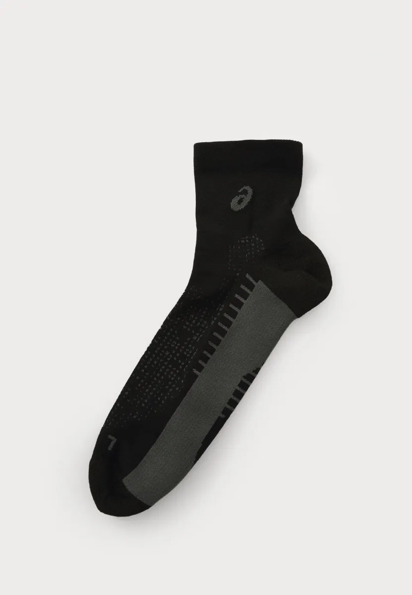 PERFORMANCE RUN QUARTER UNISEX - Sportsocken - black