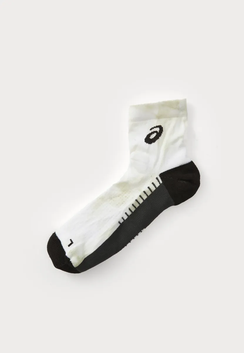 PERFORMANCE RUN QUARTER UNISEX - Sportsocken - brilliant white/oyster white