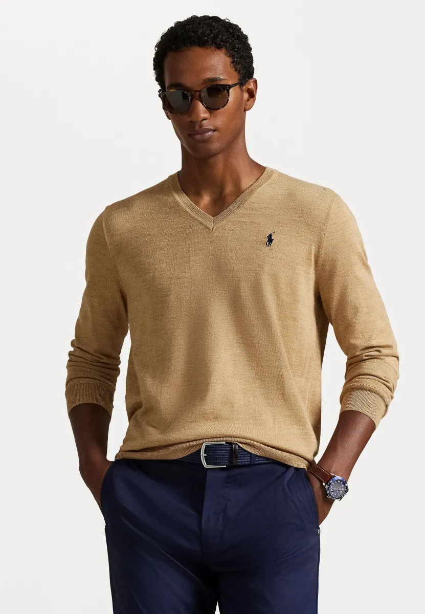 PERFORMANCE V-NECK SWEATER - Strickpullover - salted caramel