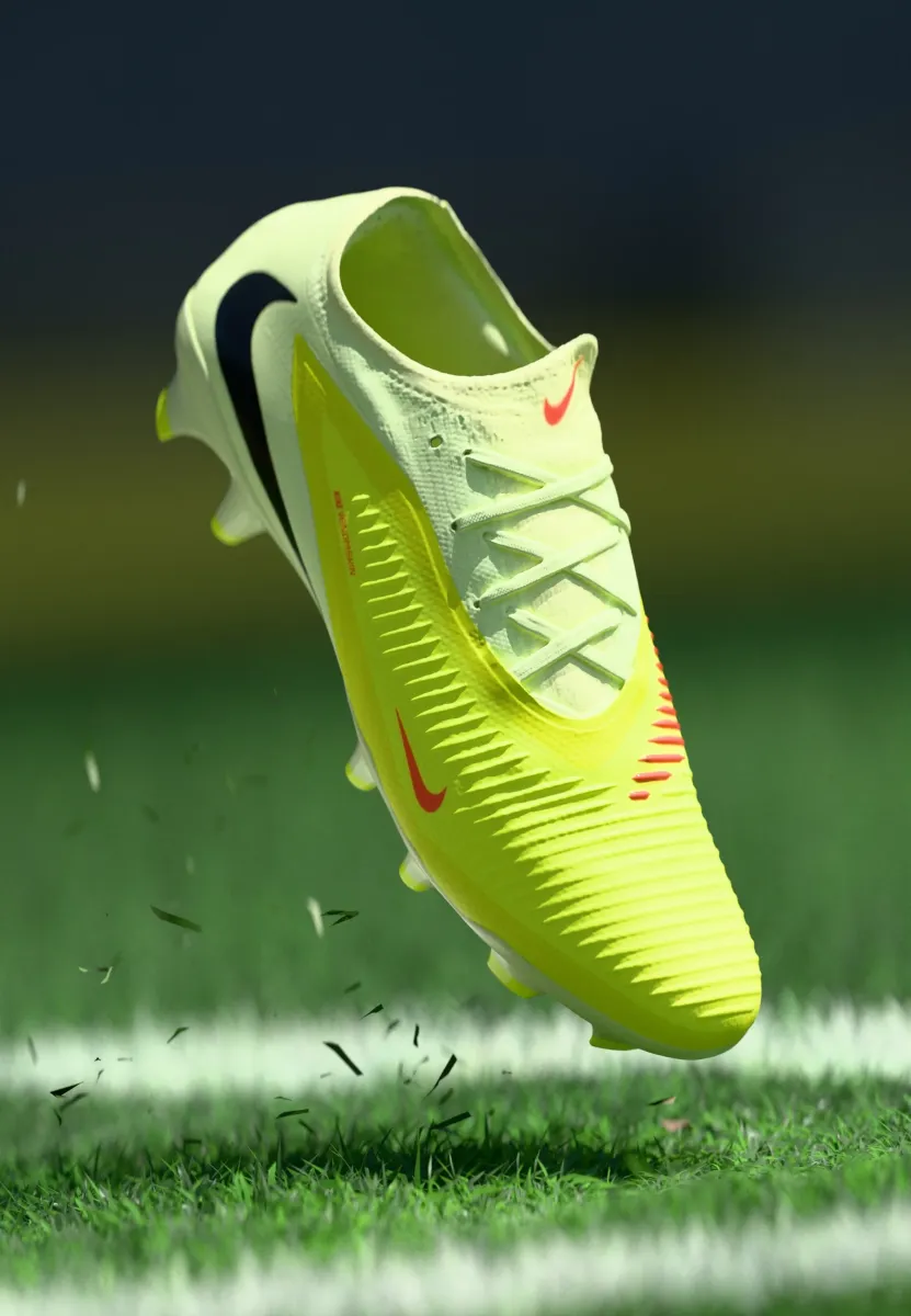 PHANTOM 6 LOW PRO FG - Fußballschuhe für festen Untergrund - hyper crimson/black/limelight