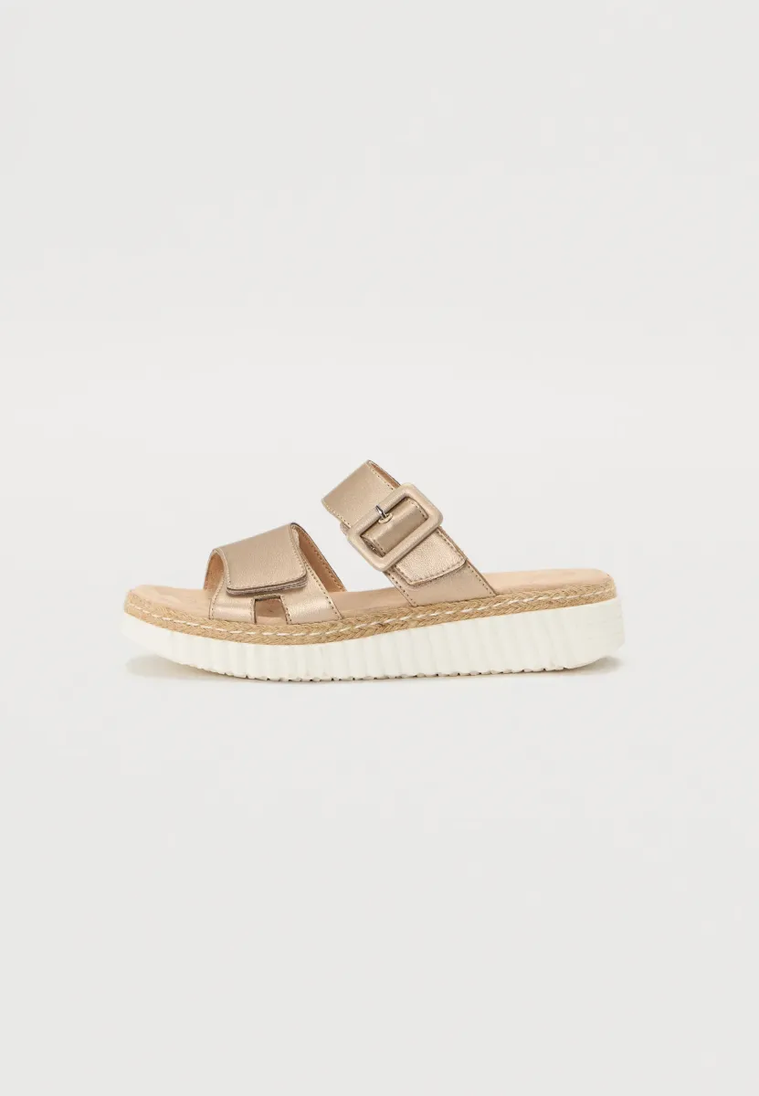 Plateausandalette - gold