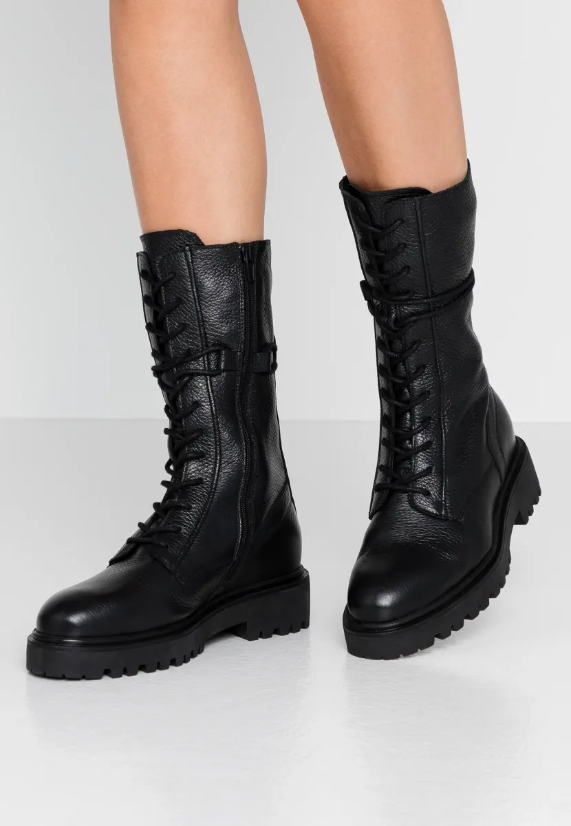 Plateaustiefel - black
