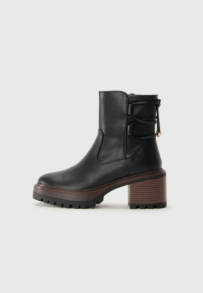 Plateaustiefelette - black