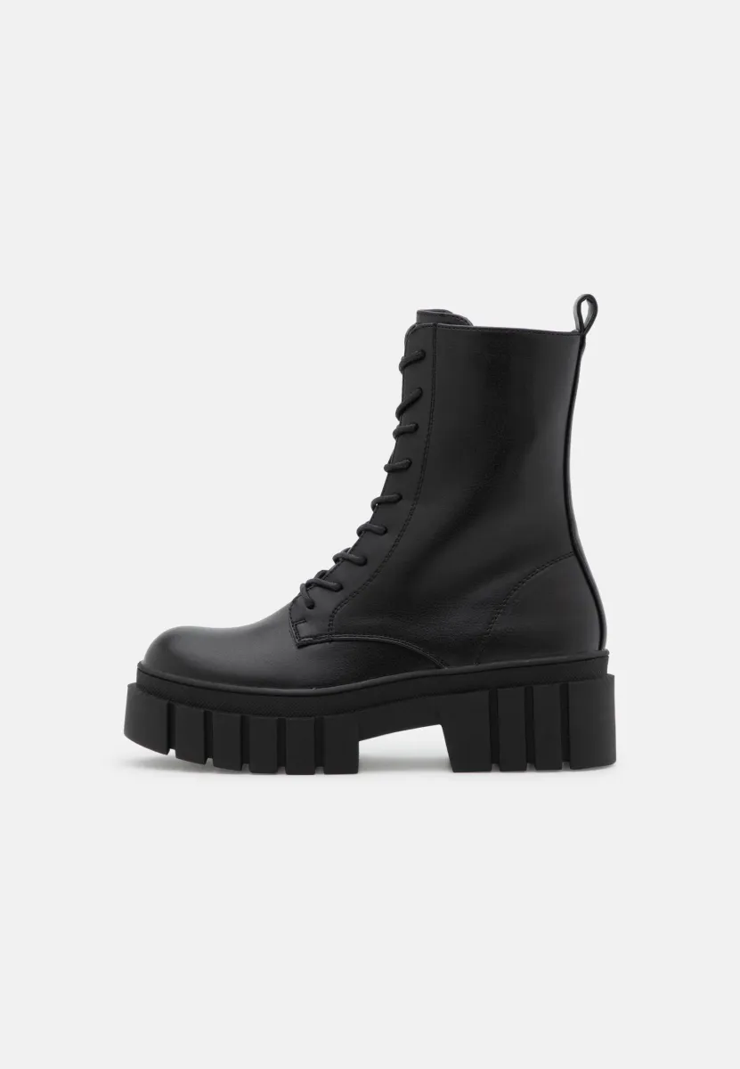 Plateaustiefelette - black