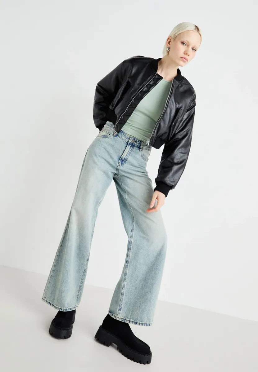 Plateaustiefelette - black