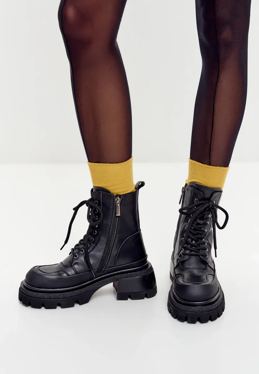 Plateaustiefelette - black