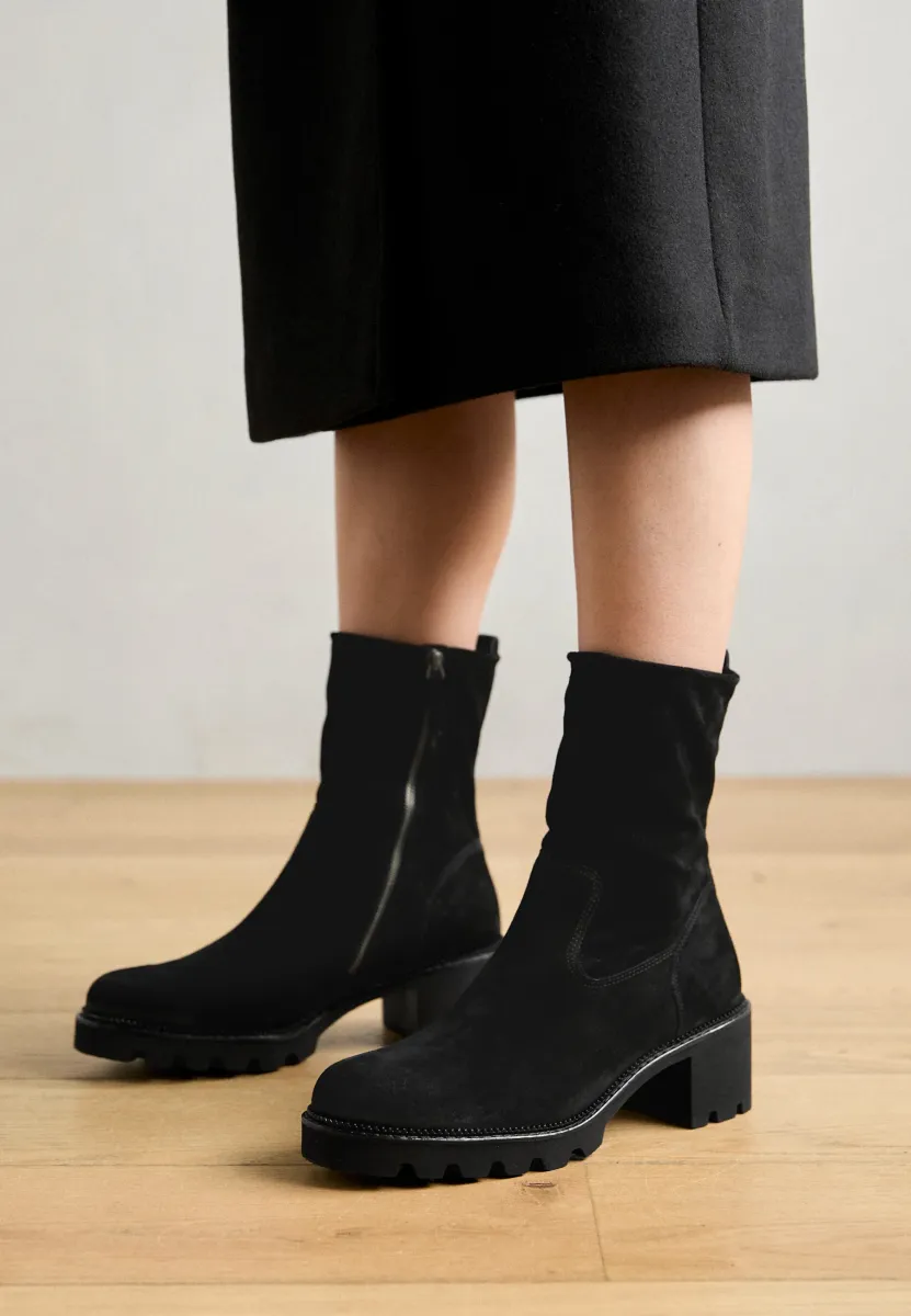 Plateaustiefelette - black