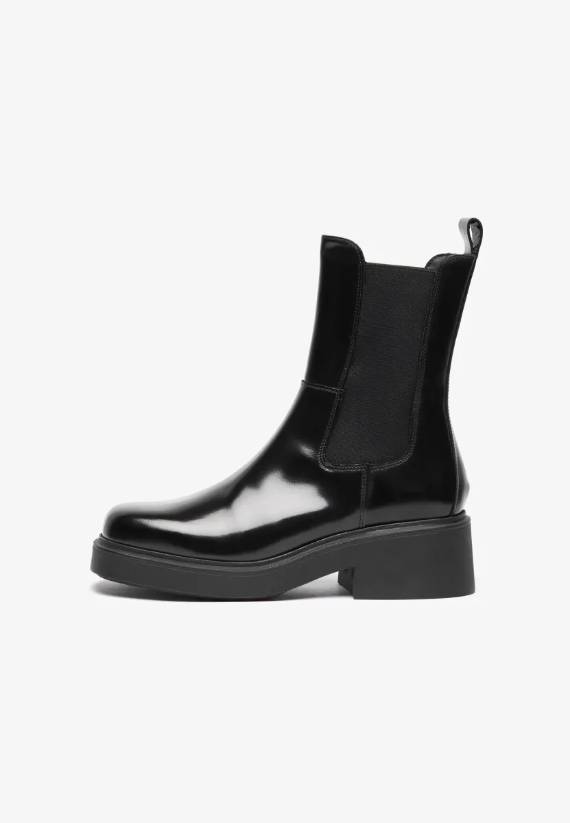 Plateaustiefelette - black