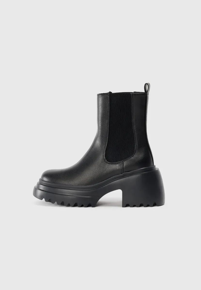 Plateaustiefelette - black