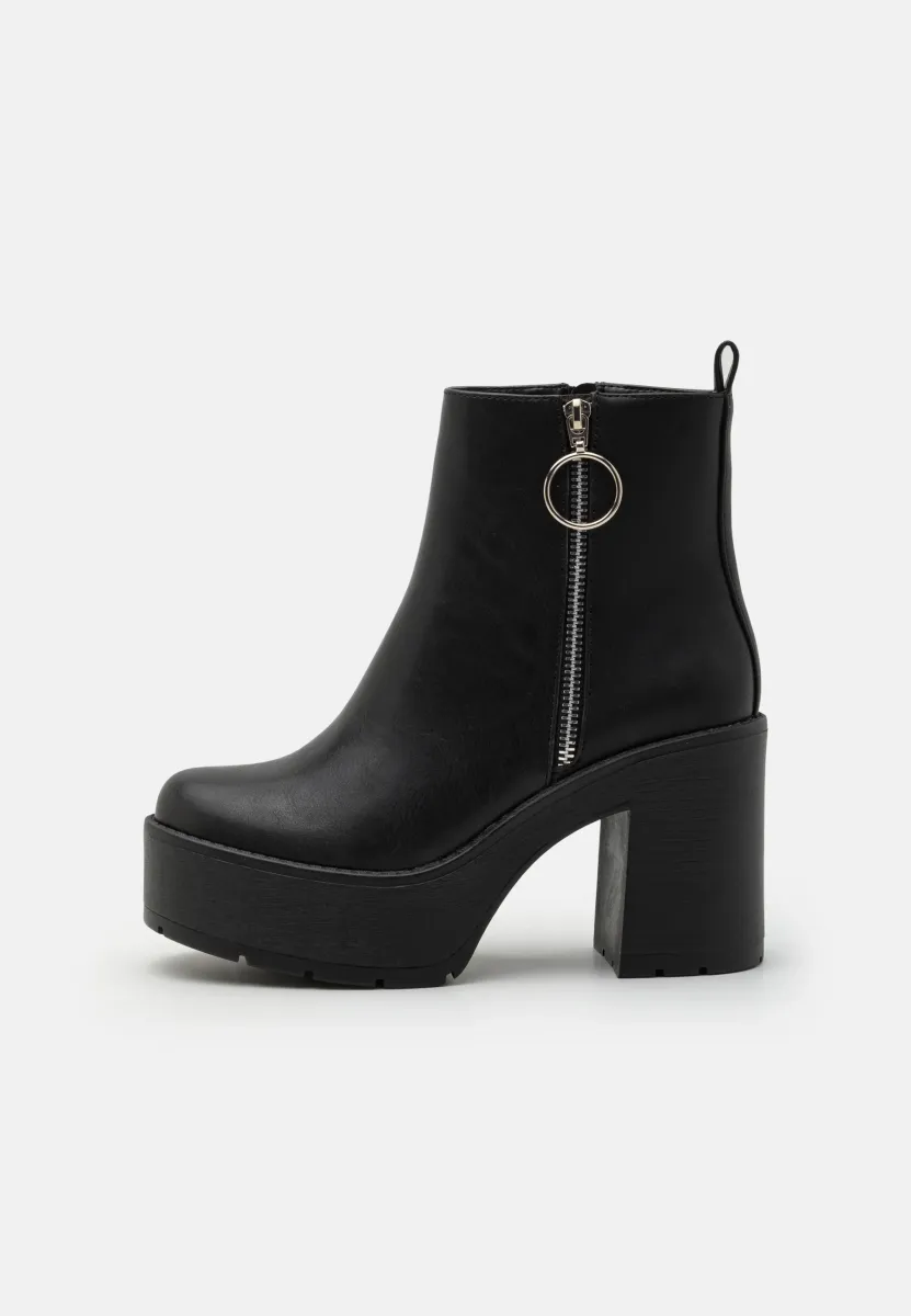 Plateaustiefelette - black