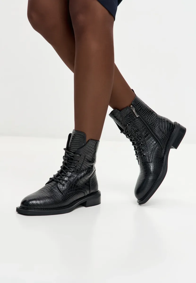 Plateaustiefelette - black