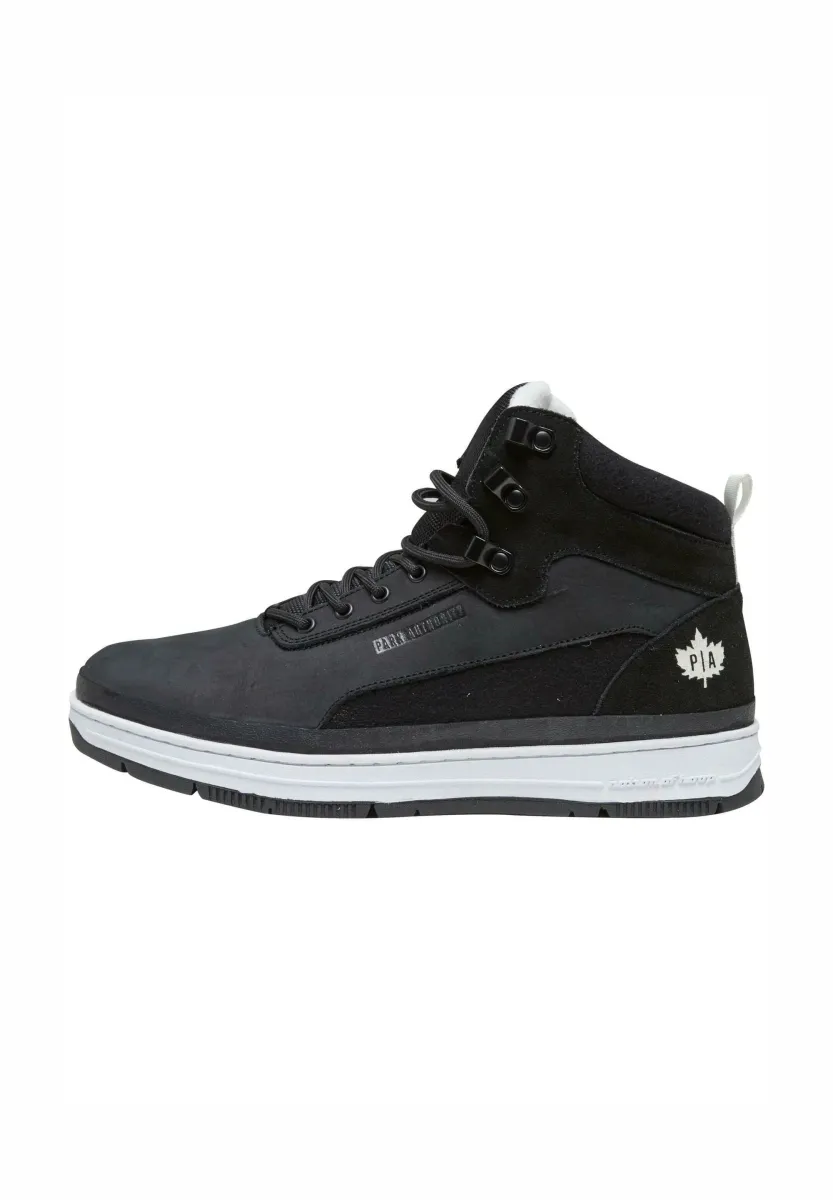 PLAY HARD  - Sneaker high - black white