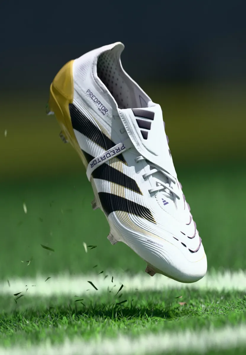 PREDATOR ELITE FOLD-OVER TONGUE FIRM GROUND FOOTBALL BOOTS - Fußballschuhe für festen Untergrund - footwear white/core black/gold metallic