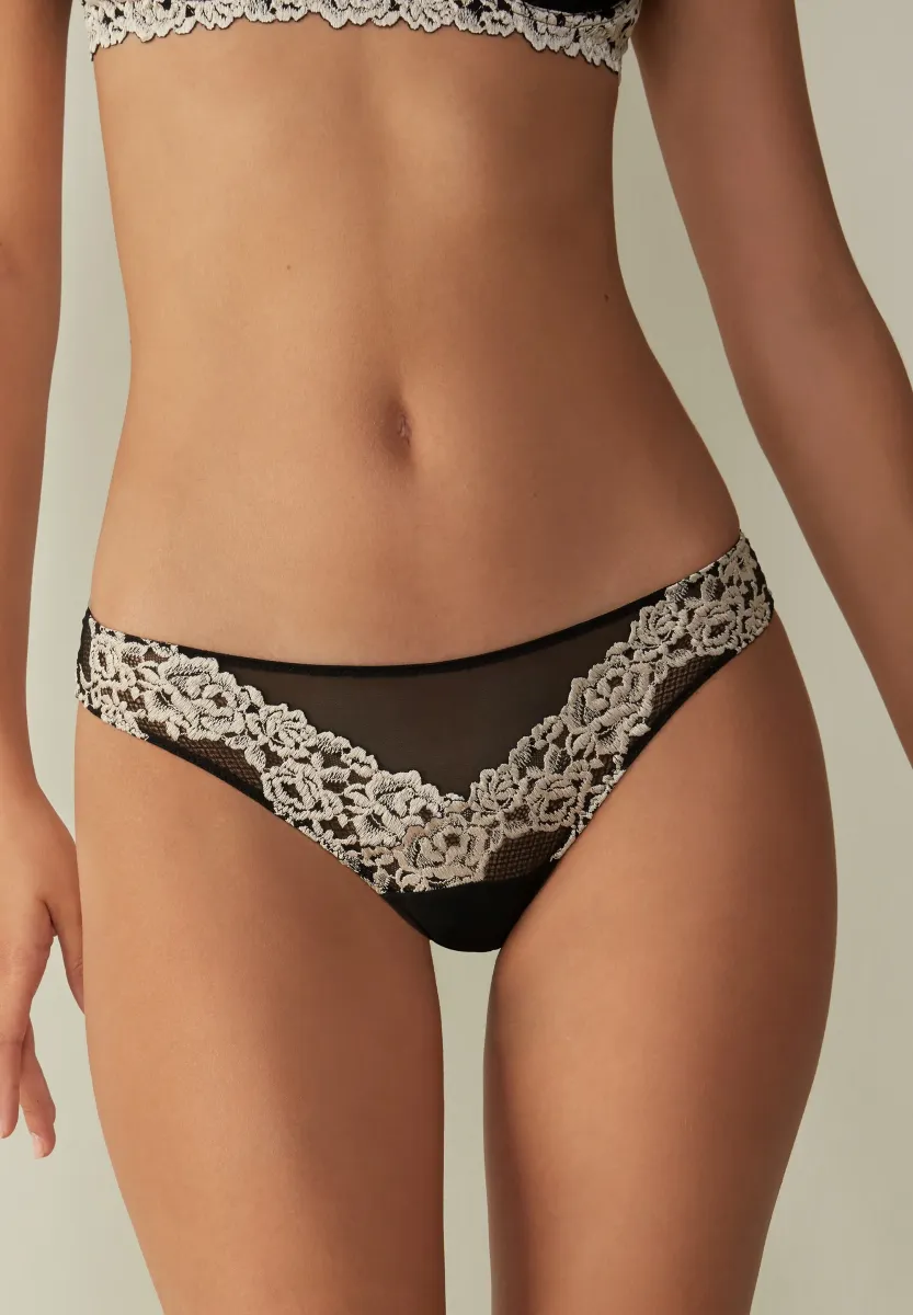 PRETTY FLOWERS - String - black