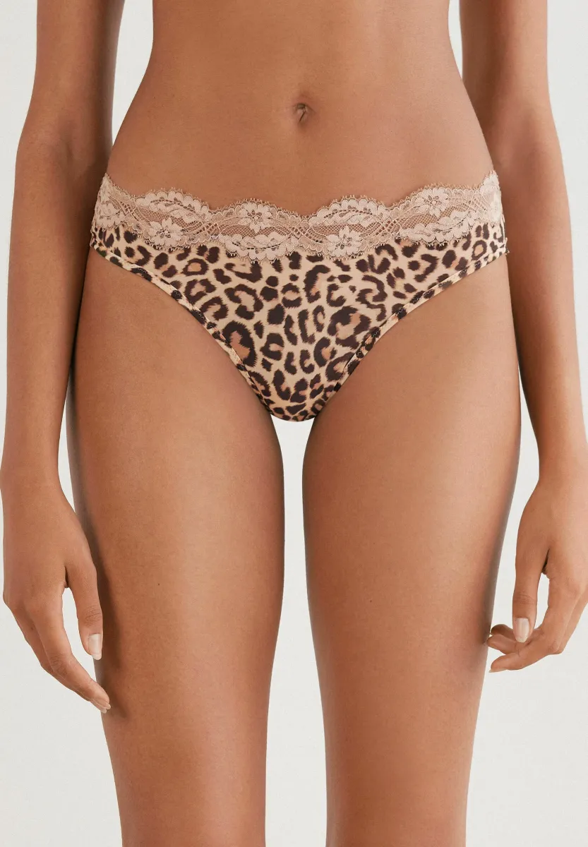 PRETTY SAVAGE - String - print